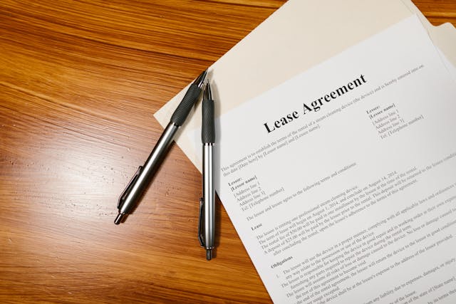 lease agreement with two pens